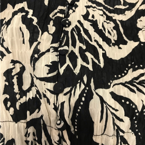 Zara Black & Ivory Halter Floral Crop Top - Picture 4 of 6